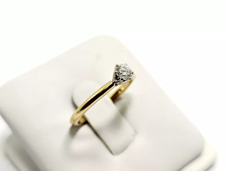 ZŁOTY PIERŚCIONEK Z DIAMENTEM 585 1,82G 0,20CT 7
