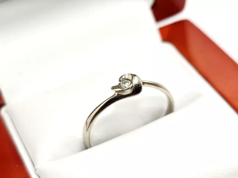 ZŁOTY PIERŚCIONEK Z DIAMENTEM 585 1,21G 0,05CT 14