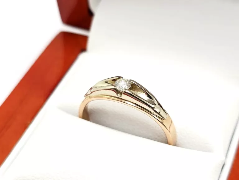 ZŁOTY PIERŚCIONEK Z DIAMENTEM 585 3,04G 0,12CT 17