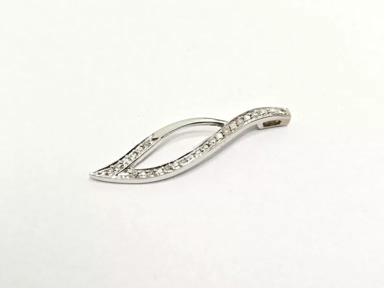 ZŁOTA ZAWIESZKA Z DIAMENTAMI 585 1,92G 0,07CT