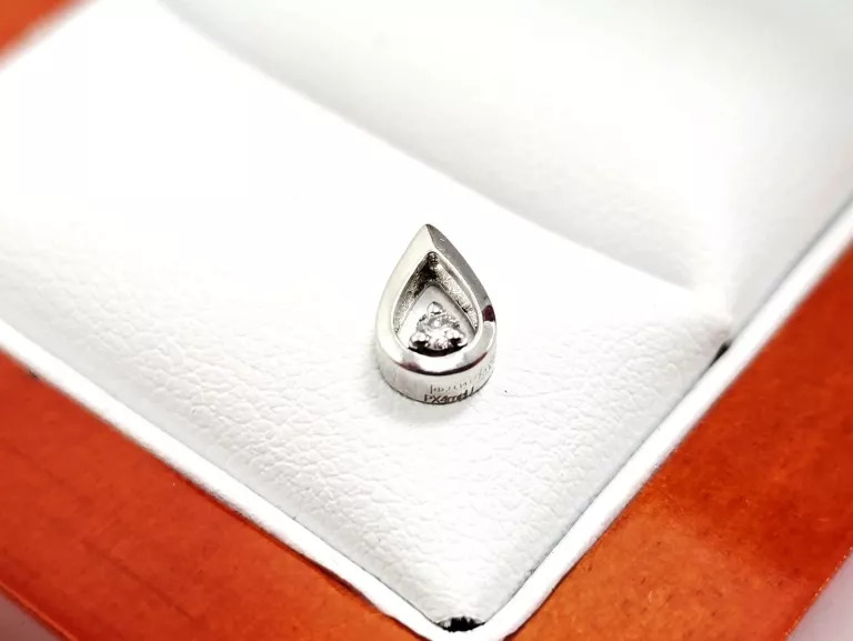 ZŁOTA ZAWIESZKA Z DIAMENTEM 585 0,43G 0,02CT
