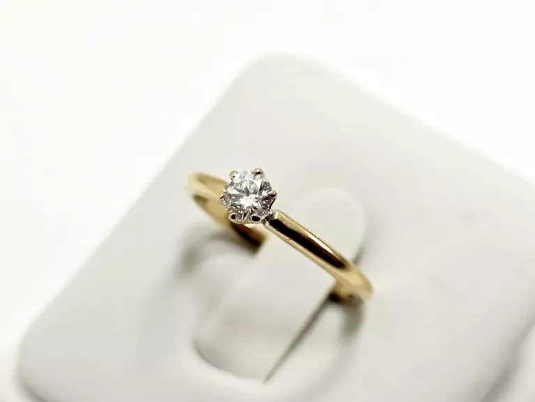 ZŁOTY PIERŚCIONEK Z DIAMENTEM 585 1,82G 0,20CT 7