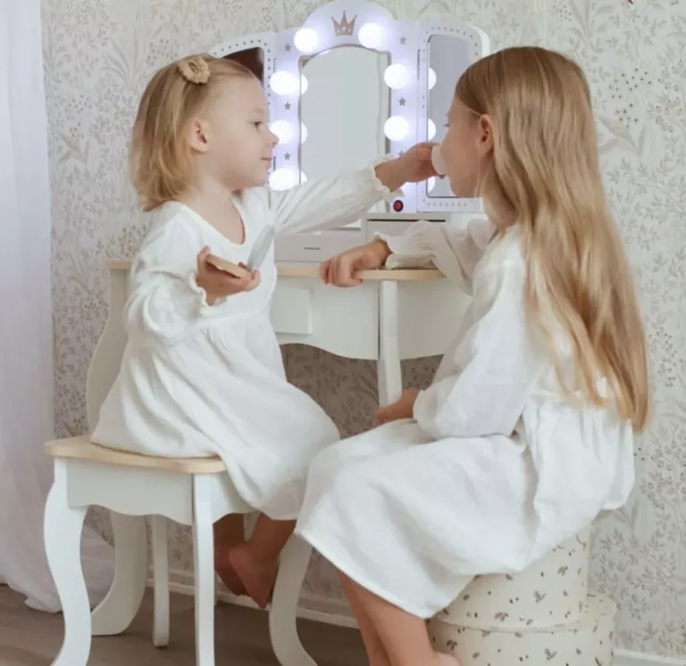 DUŻA DREWNIANA TOALETKA DLA DZIECI Z OŚWIETLENIEM LED TABORETEM AKCESORIAM