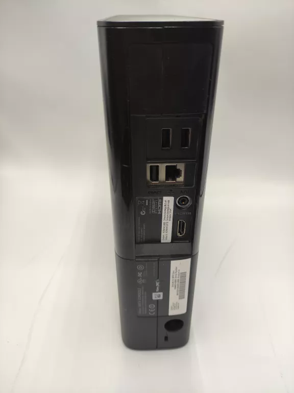 KONSOLA XBOX 360E + 2X PAD