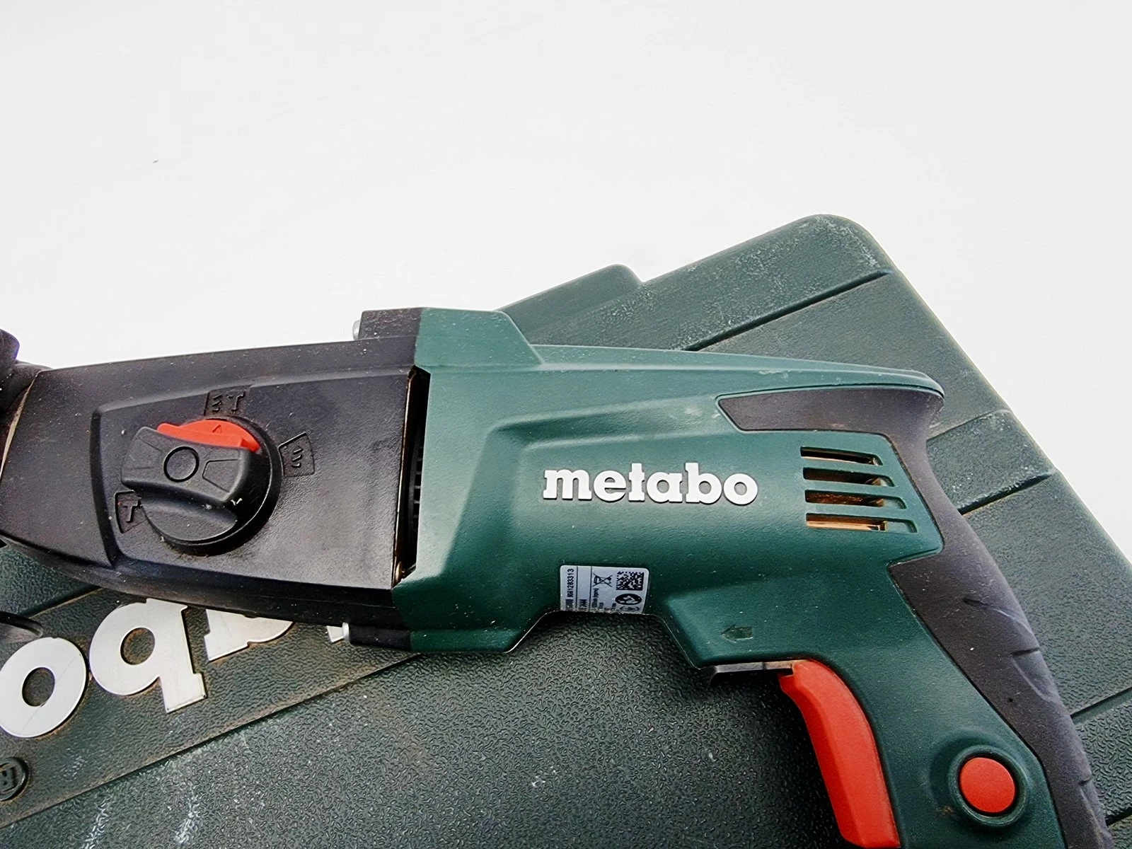 metabo-khe-2444-mlotowiertarka-sds-plus-3-funkcje-800w-23j-energia-udaru-100
