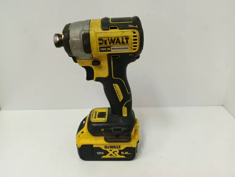 ZAKRĘTARKA UDAROWA DEWALT DCF887