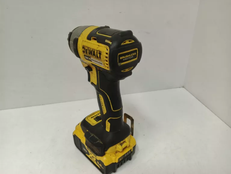 ZAKRĘTARKA UDAROWA DEWALT DCF887