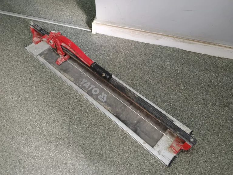 MASZYNKA DO PŁYTEK YATO YT-3708 800 MM