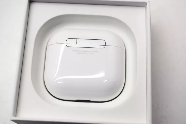 APPLE AIRPODS SŁUCHAWKI 4 GENERACJI Z AKTYWNĄ REDUKCJĄ SZUMÓW