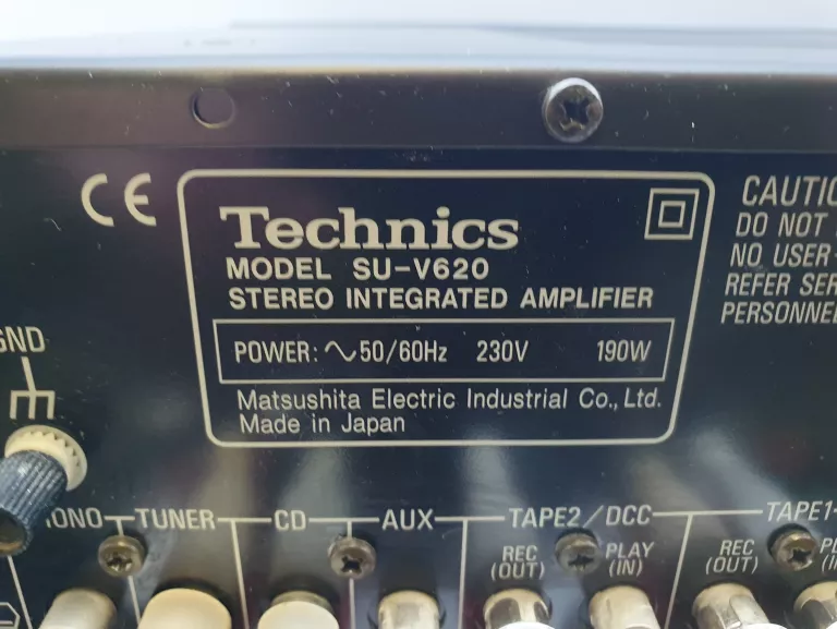 WZMACNIACZ TECHNICS SU-V620