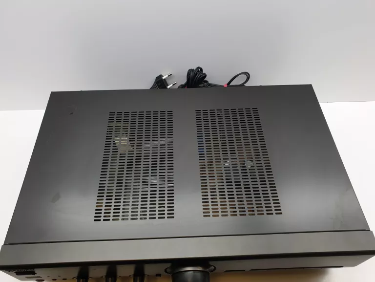 WZMACNIACZ TECHNICS SU-V620