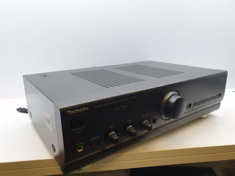 WZMACNIACZ TECHNICS SU-V620