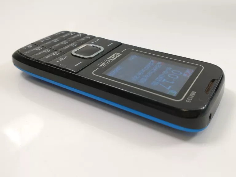 TELEFON MAXCOM MM135