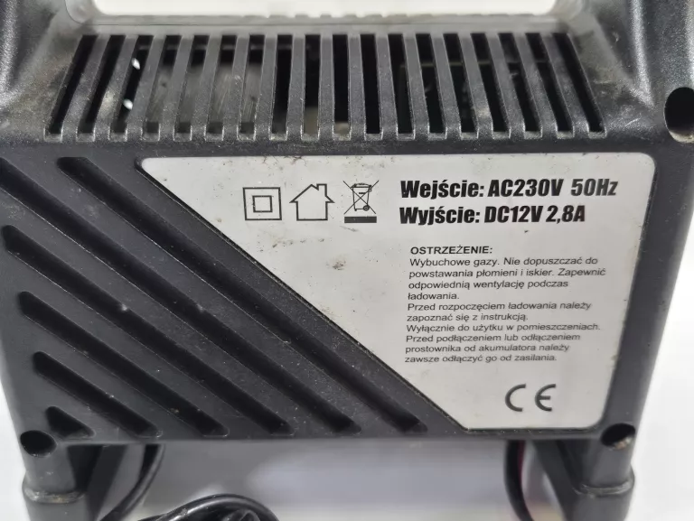 PROSTOWNIK DO AKUMULATORÓW DYNIC 4A 12V