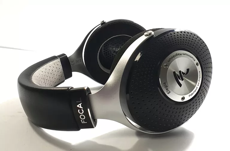 SŁUCHAWKI NAUSZNE FOCAL ELEGIA HIGH-END Z NAGRODĄ EISA FUTERAŁ