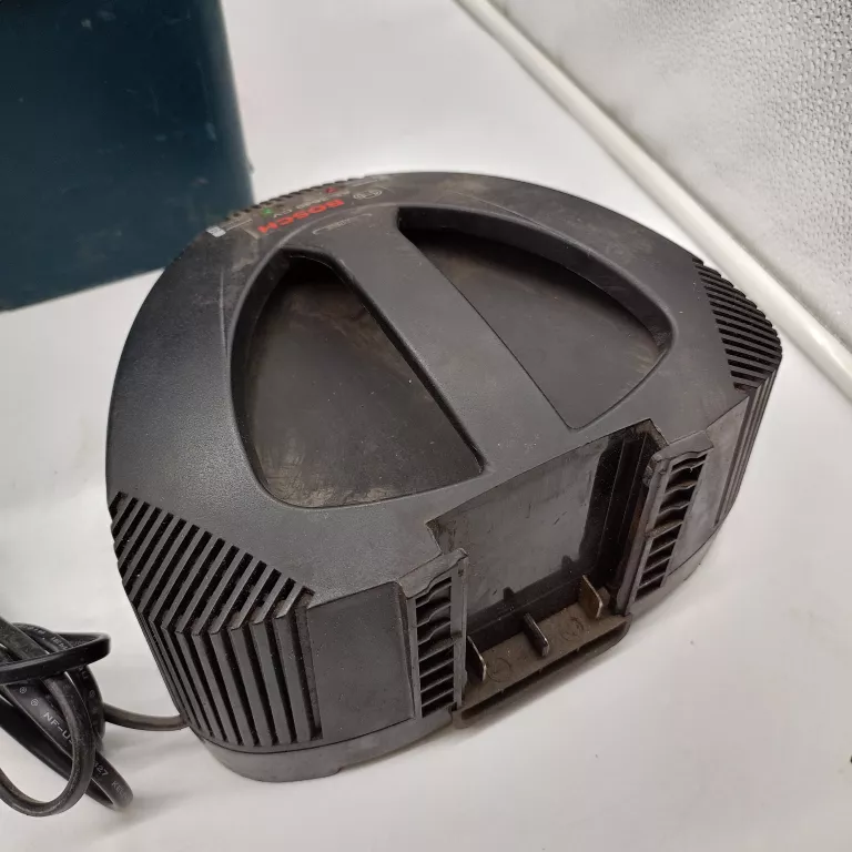 MŁOTOWIERTARKA BOSCH GBH 36 VF-LI PLUS + ŁADOWARKA + AKUMULATOR 36V 4AH