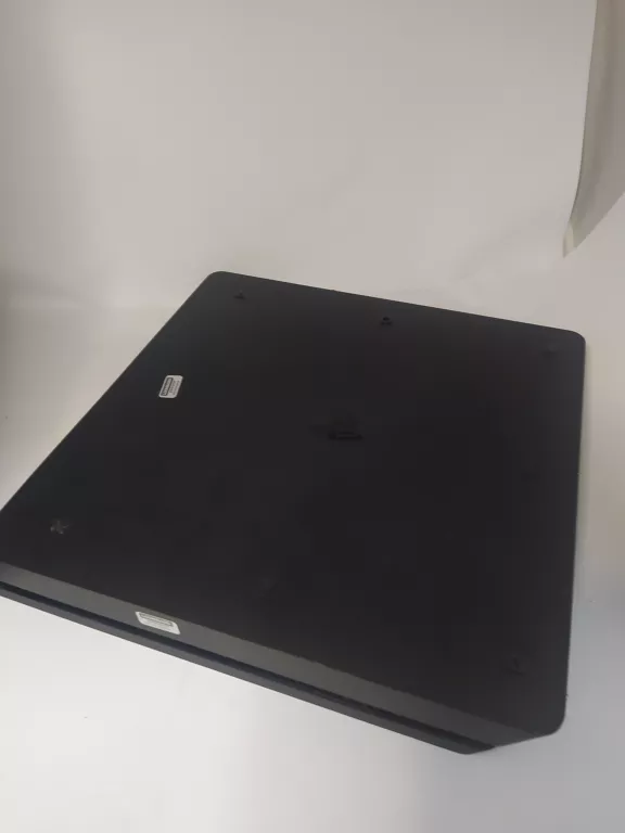 KONSOLA PS4 1TB