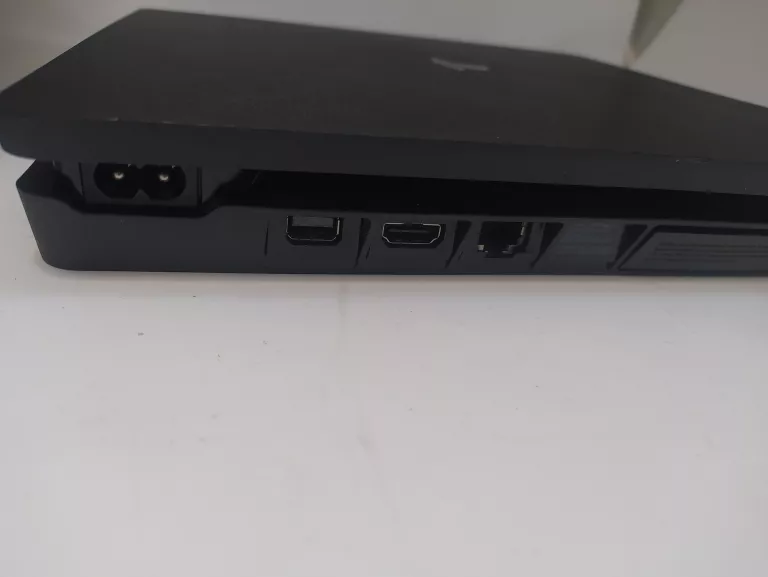 KONSOLA PS4 1TB