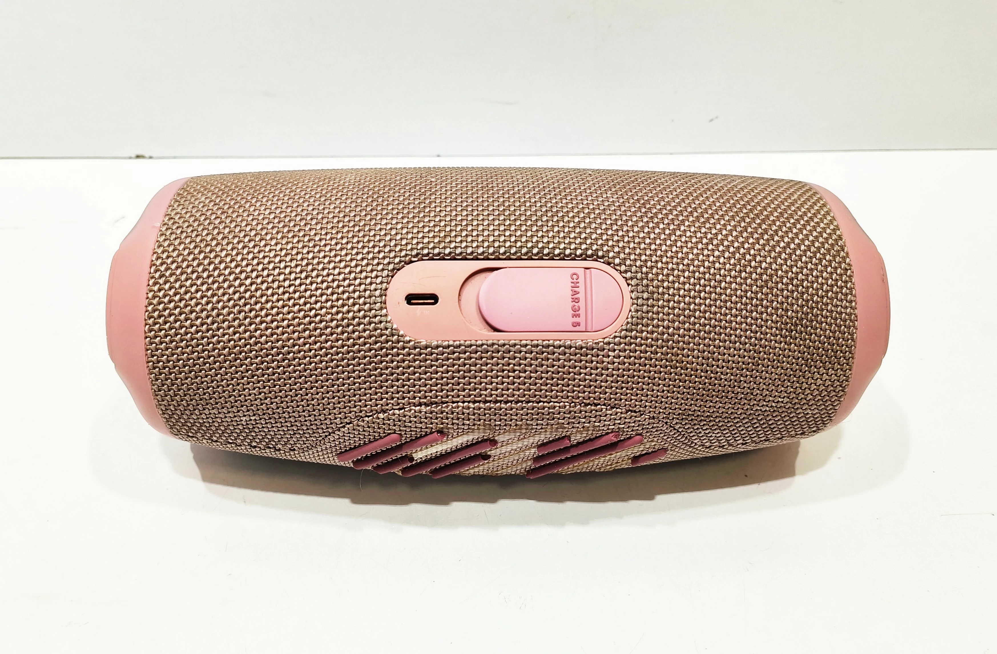 glosnik-jbl-charge-5-stan-11323-2