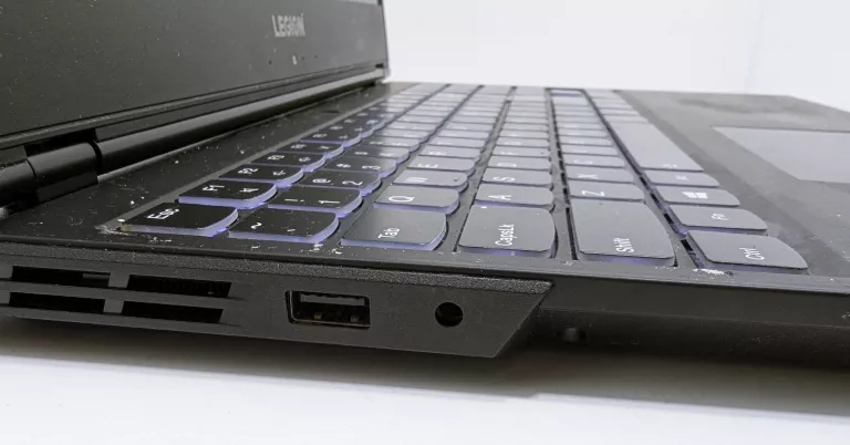 laptop-lenovo-legion-y540-15irh-i532gbgeforce-rtx-206-przekatna-ekranu-1560