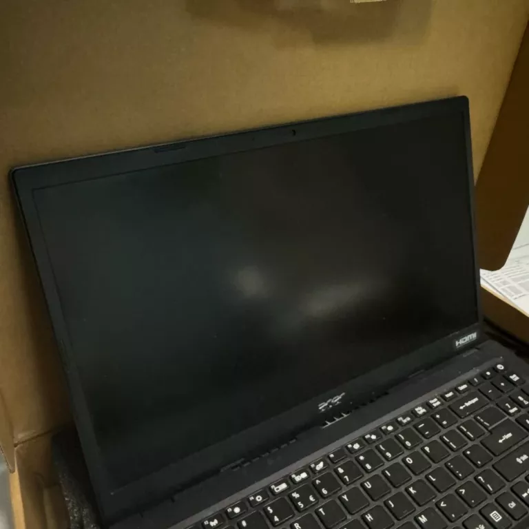 LAPTOP ACER EXTENSA 15 8GB/256GB PUD
