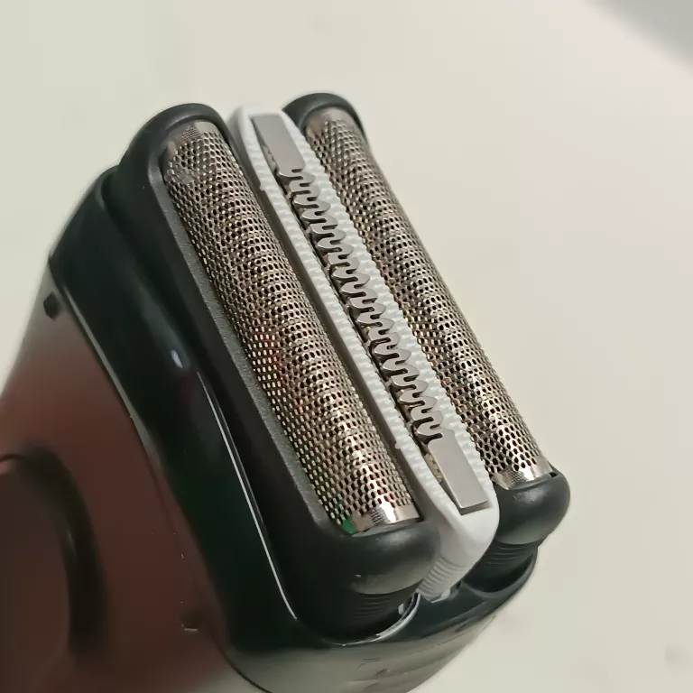 MASZYNKA DO GOLENIA BRAUN SERIES 3 3010