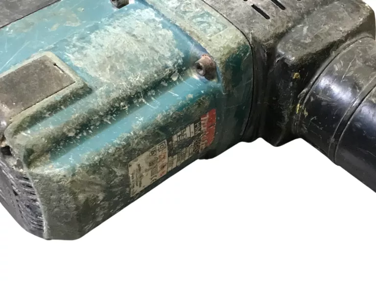 MŁOT UDAROWY MAKITA HM1202C