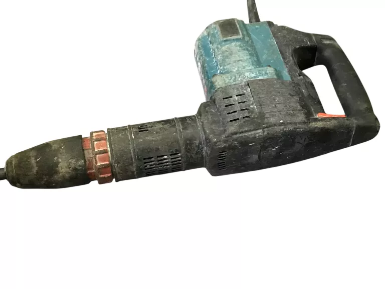 MŁOT UDAROWY MAKITA HM1202C