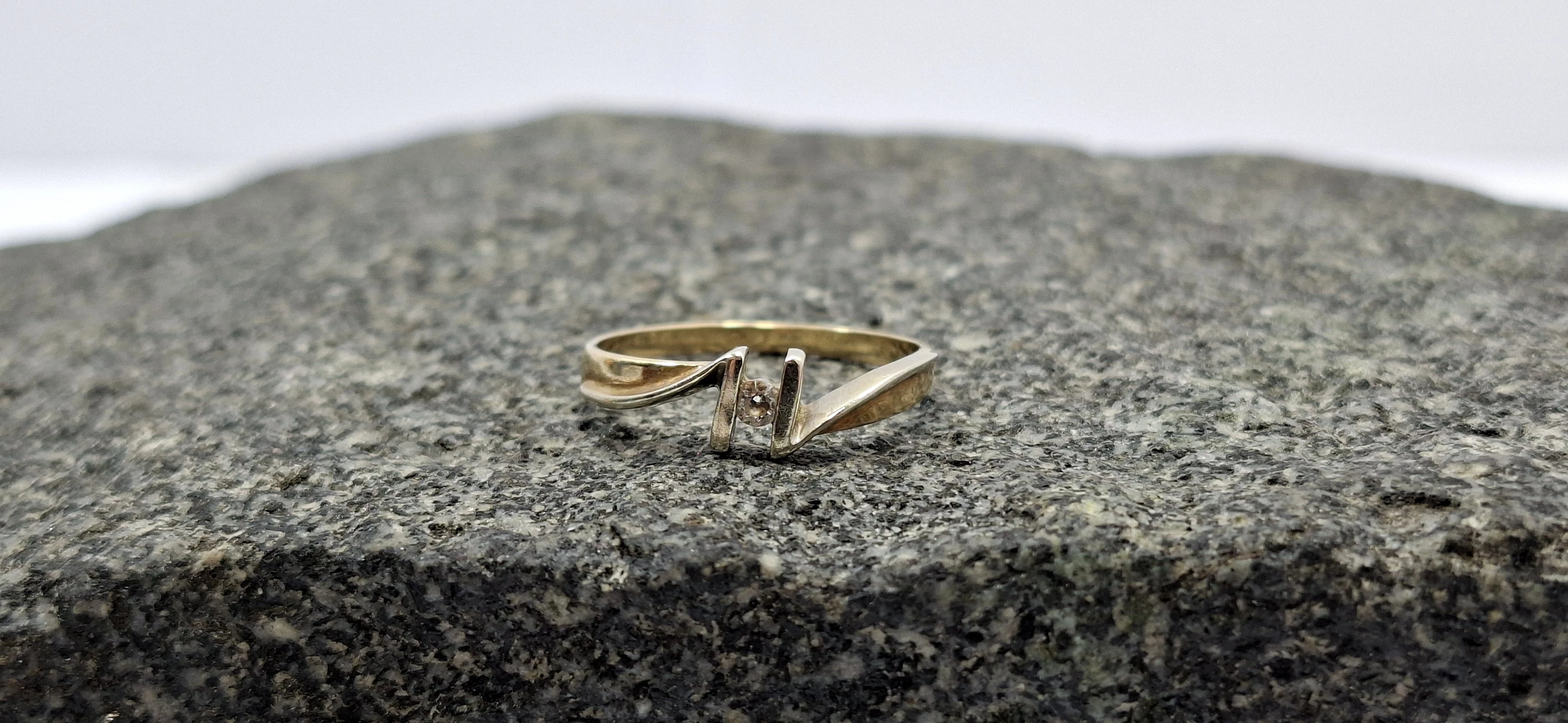 zloty-pierscionek-z-cyrkonia-p585-w206g-r17-kamien-17088-128