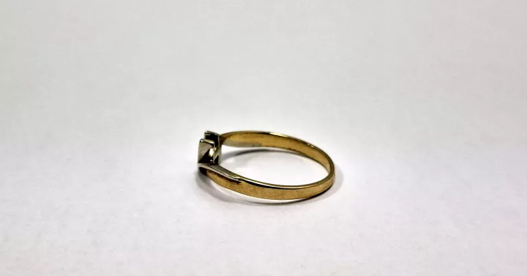 zloty-pierscionek-z-cyrkonia-p585-w206g-r17-rodzaj-2205-16