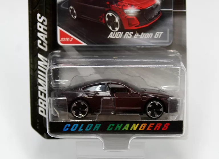 AUTKO MAJORETTE PREMIUM CARS COLOR CHANGERS AUDI RS E-TRON GT (237K-3)