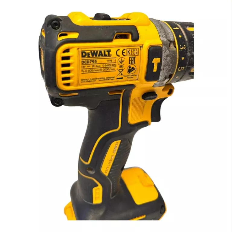 dewalt-zestaw-narzedzi-latarkawiertarko-wkretarka-zakretarka-udarowa-ean-gtin-5035048668733