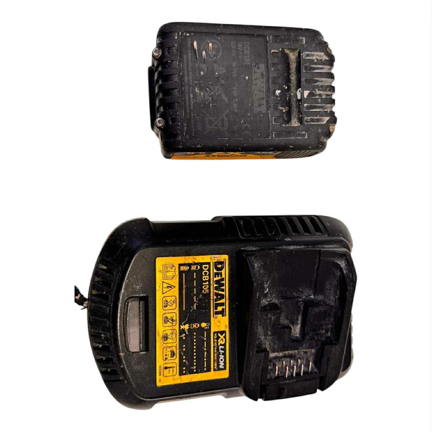 dewalt-zestaw-narzedzi-latarkawiertarko-wkretarka-zakretarka-udarowa-liczba-akumulatorow-235817-392053