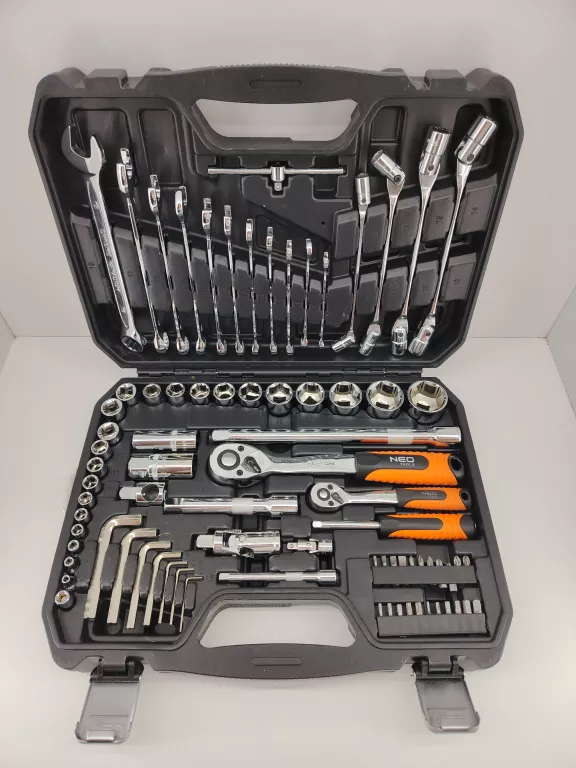 ZESTAW KLUCZY NEO TOOLS WALIZKA CZARNA