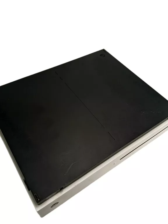 KONSOLA XBOX ONE S 1681 500 GB 1 PAD I KABEL KOMPLET