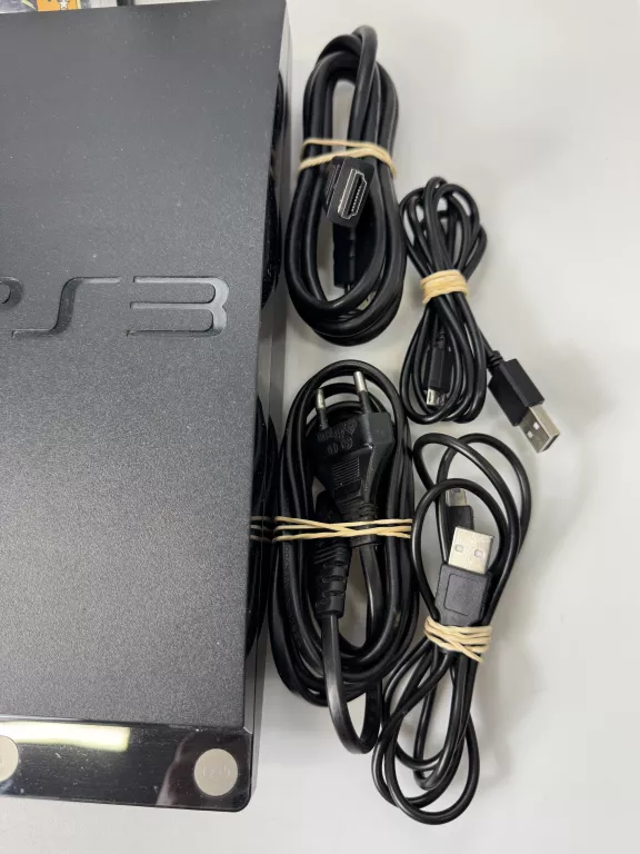 KONSOLA PS3 CECH-2004B 250GB + 2 PADY + 3 GRY