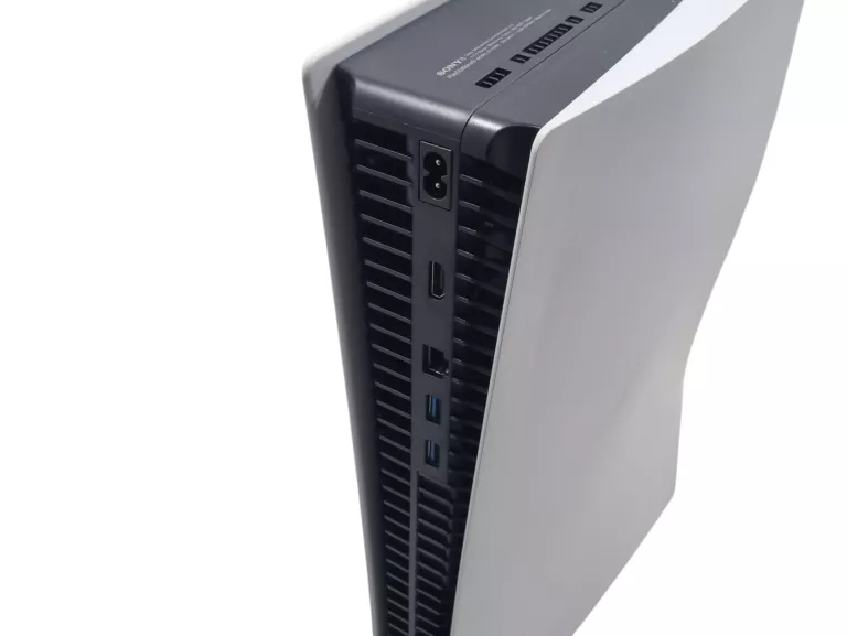 KOMPLETNA KONSOLA SONY PLAYSTATION 5 825GB SSD