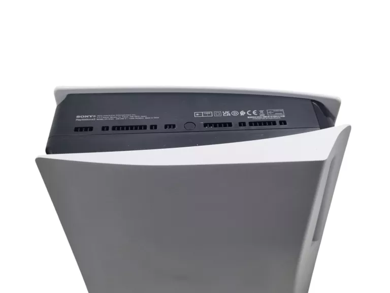 KOMPLETNA KONSOLA SONY PLAYSTATION 5 825GB SSD