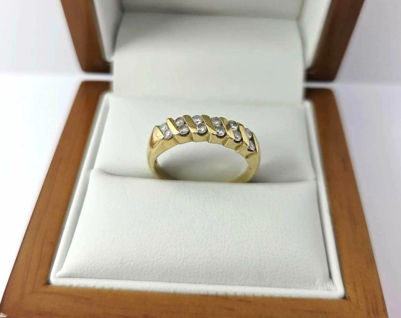 zloty-pierscionek-cyrkonie-305g-585-r15-ean-gtin-5904237016399