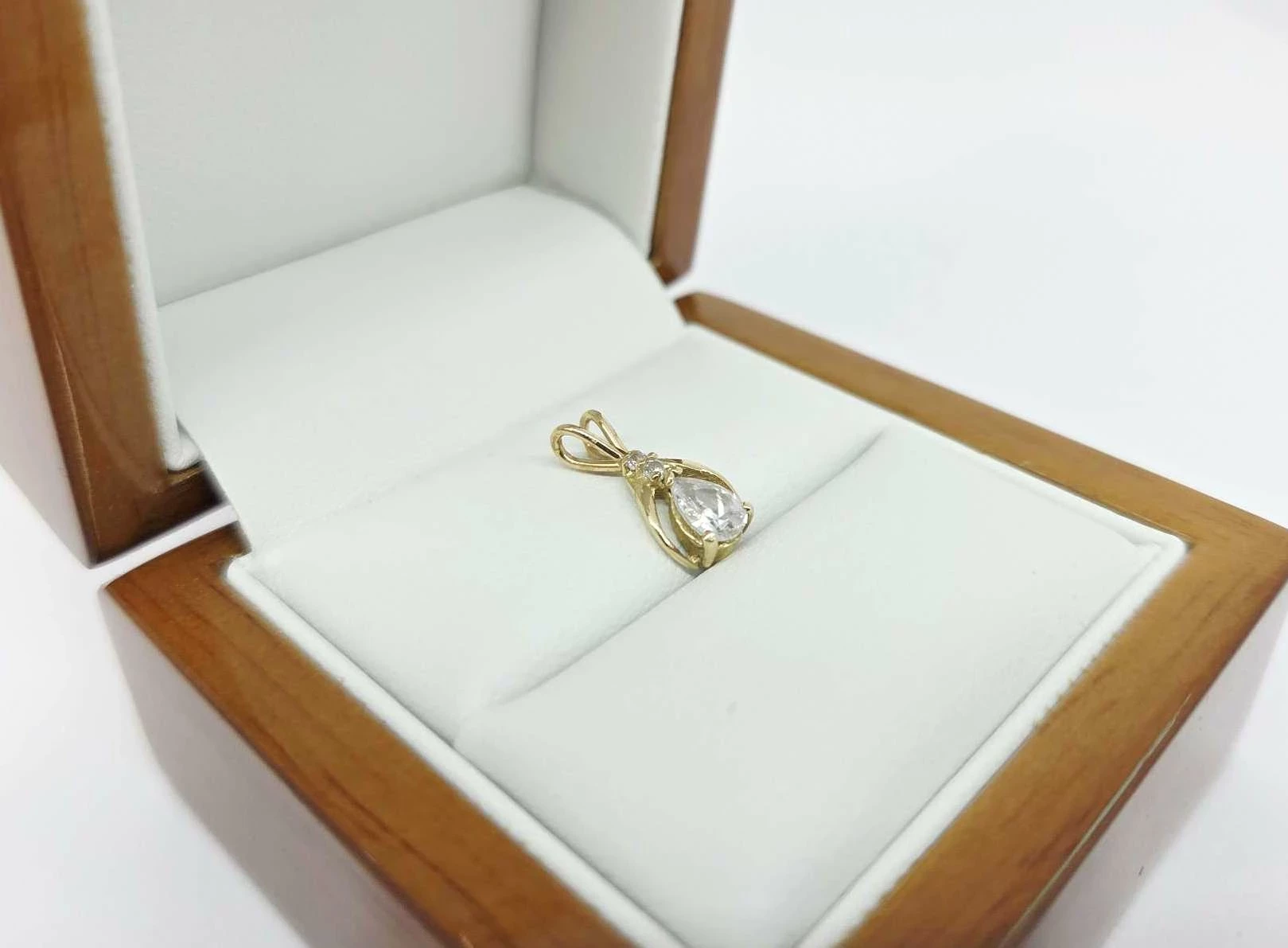 zloty-zawieszka-z-cyrkonia-p585-083g-ean-gtin-0000213441669