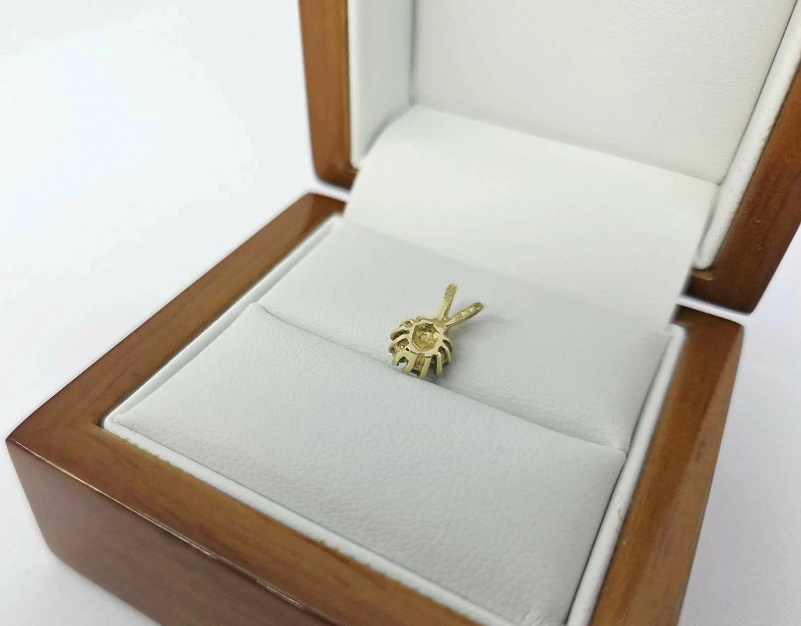 zlota-zawieszka-cyrkonie-583-097g-rodzaj-2205-16