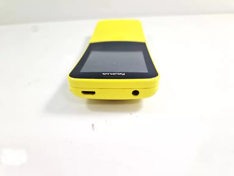 telefon-nokia-8110-pud-przekatna-ekranu-240