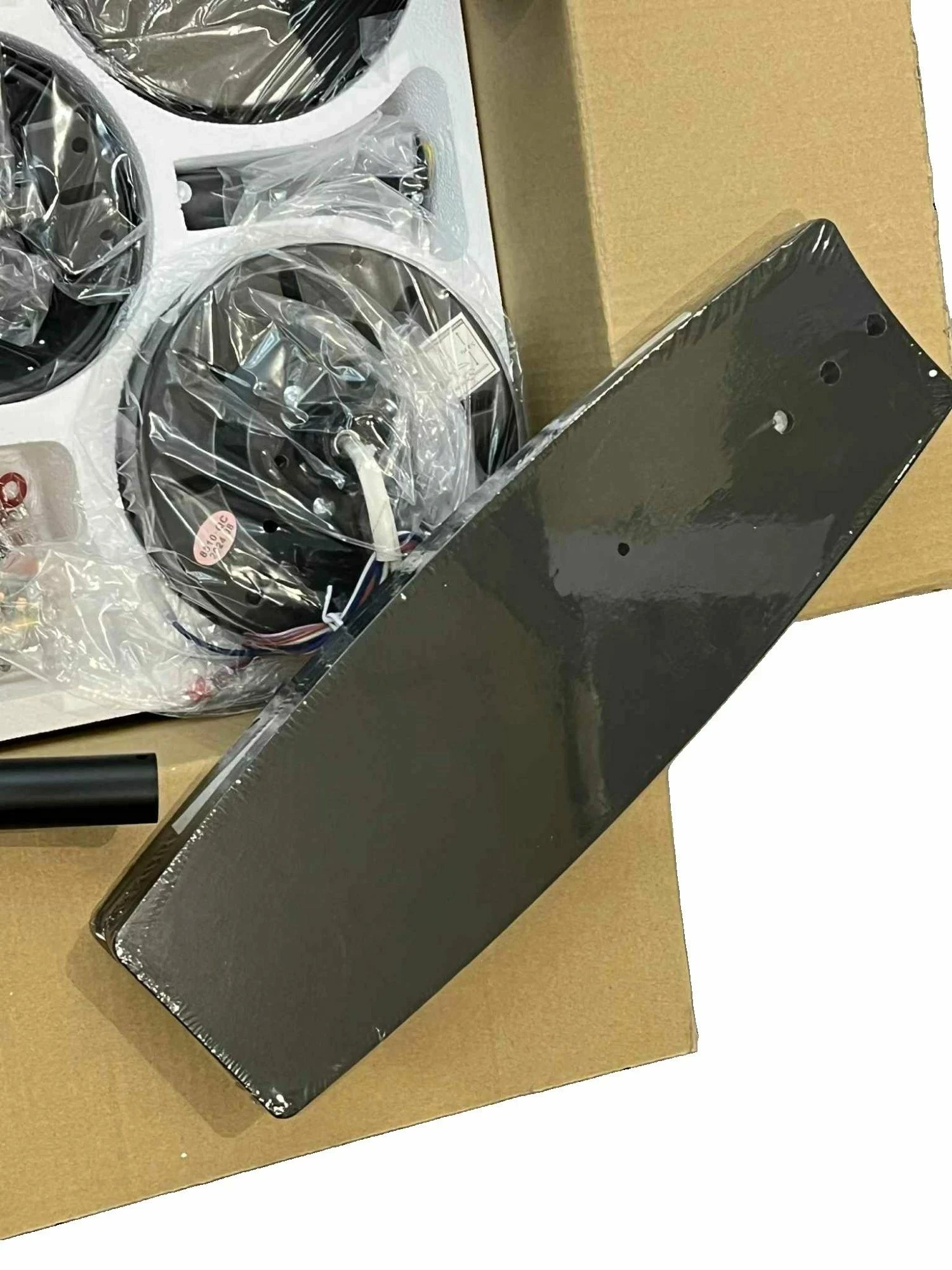 wiatrak-sufitowy-ceiling-fan-with-light-42in-60004-rodzaj-wentylatora-26228-384297