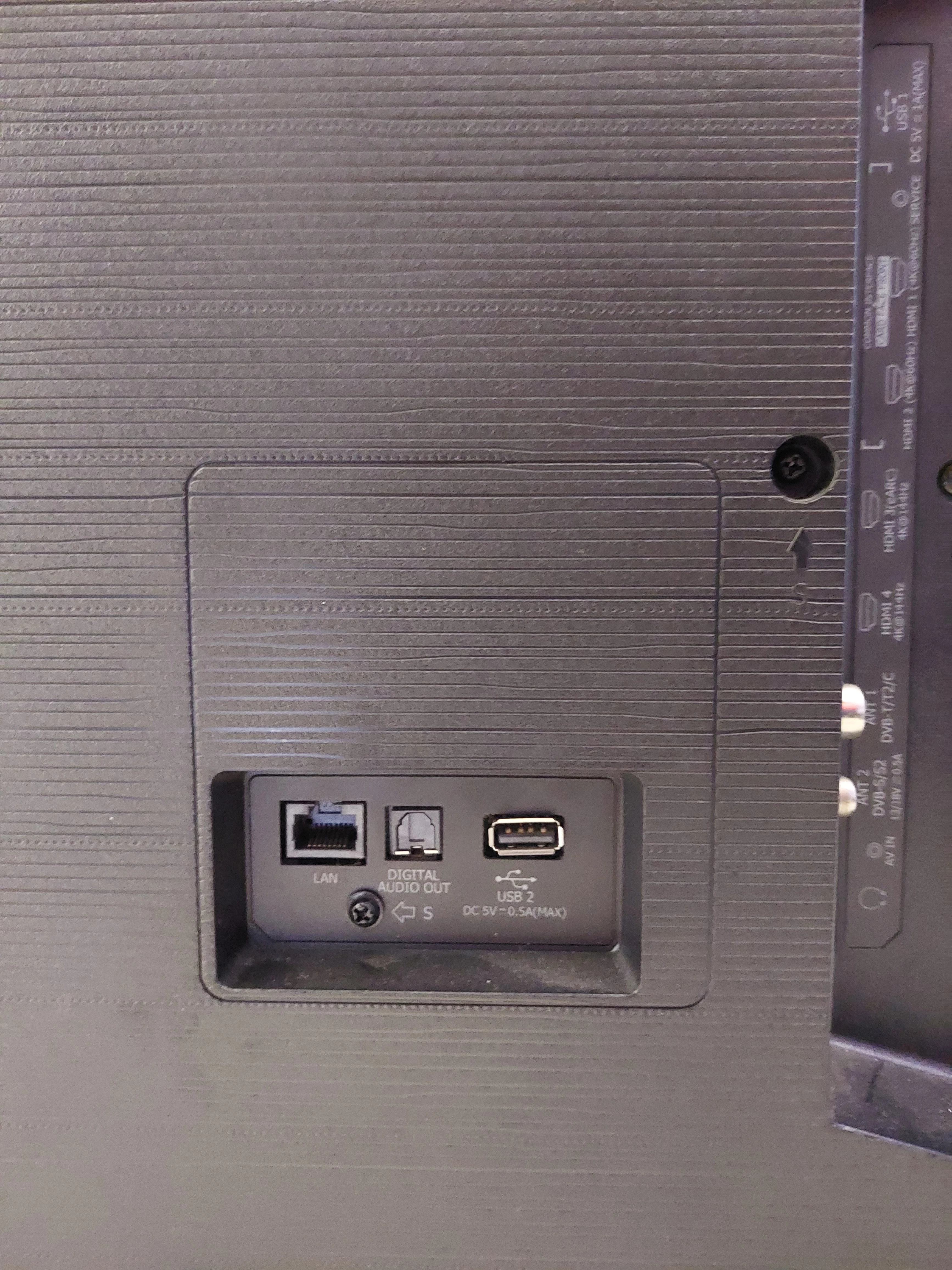 telewzior-hisense-65u7kq-65-z-gwarancja-stan-11323-2