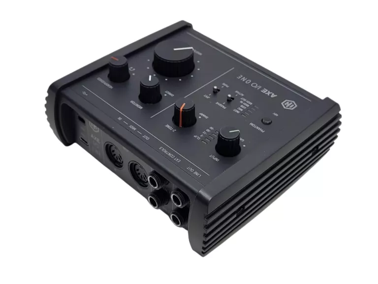 IK MULTIMEDIA AXE I/O ONE INTERFEJS AUDIO USB-C 192KHZ CZARNY