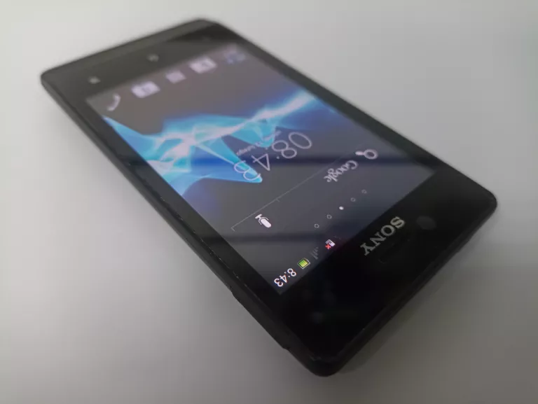 TELEFON SONY ST23I