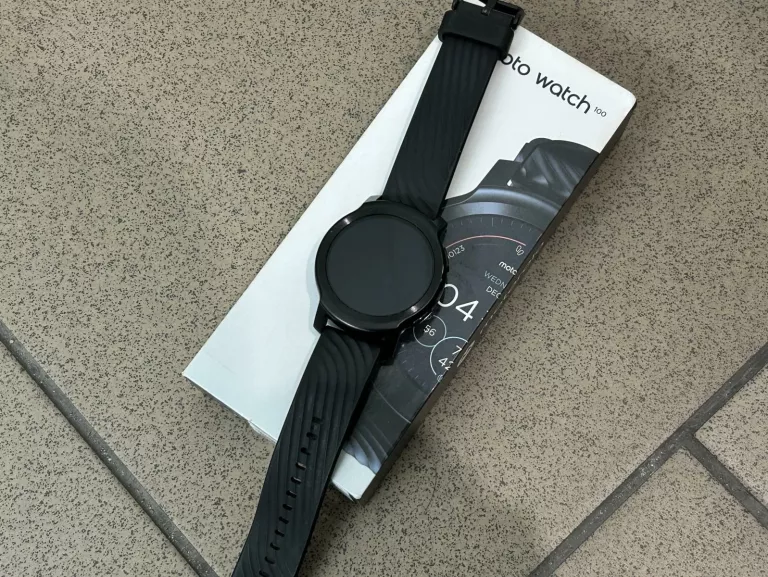 SMARTWATCH MOTO WATCH 100 KOMPLET