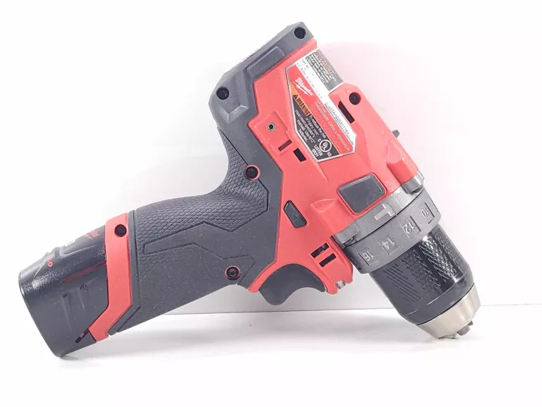 WKRETARKA UDAROWA MILWAUKEE FUEL BRUSHLESS M12 + ŁADOWARKA MILLWAUKE M12