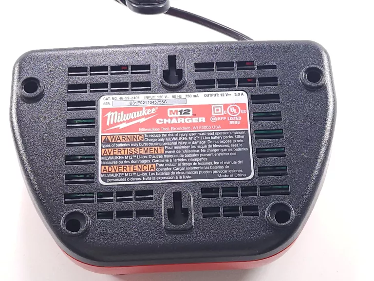 WKRETARKA UDAROWA MILWAUKEE FUEL BRUSHLESS M12 + ŁADOWARKA MILLWAUKE M12