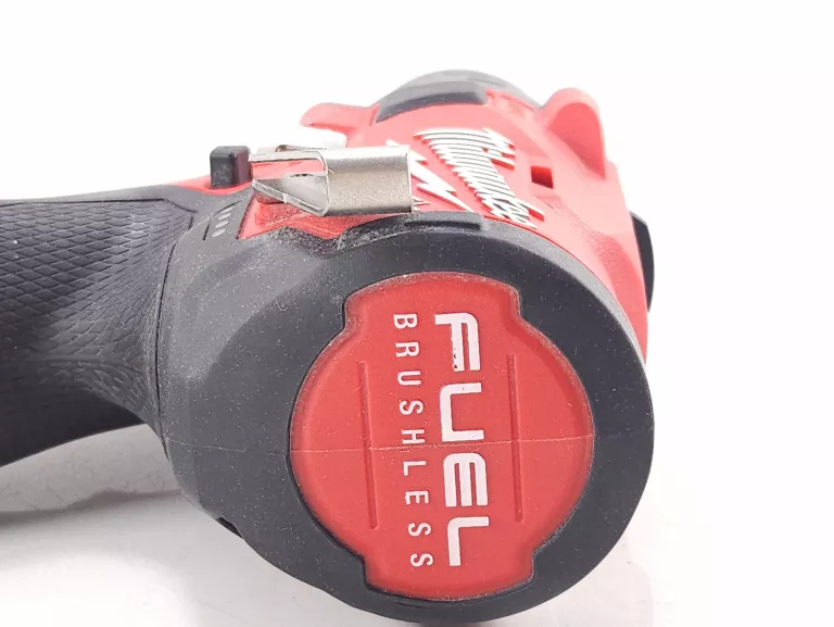WKRETARKA UDAROWA MILWAUKEE FUEL BRUSHLESS M12 + ŁADOWARKA MILLWAUKE M12